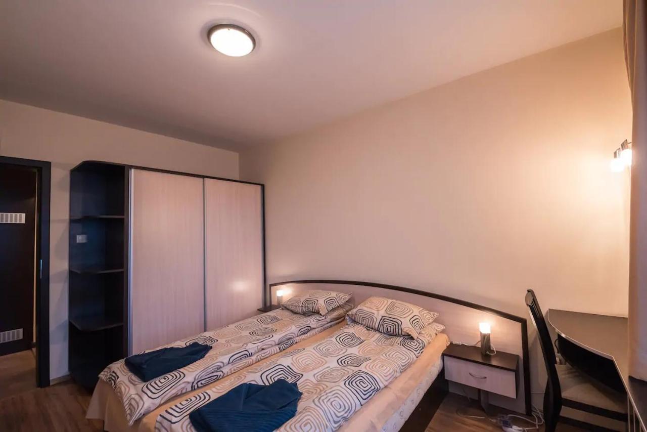 Charming, Fully-Furnished, 2-Bedroom Apartment 반스코 외부 사진