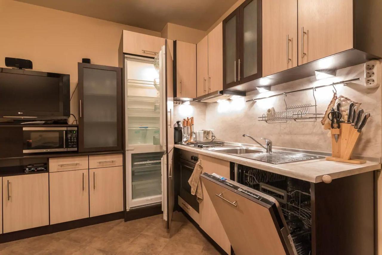 Charming, Fully-Furnished, 2-Bedroom Apartment 반스코 외부 사진
