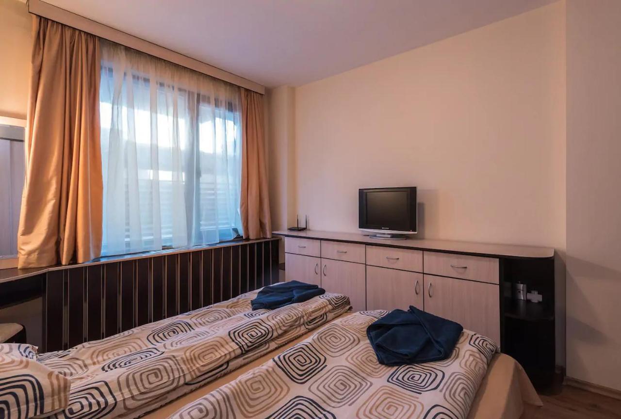 Charming, Fully-Furnished, 2-Bedroom Apartment 반스코 외부 사진