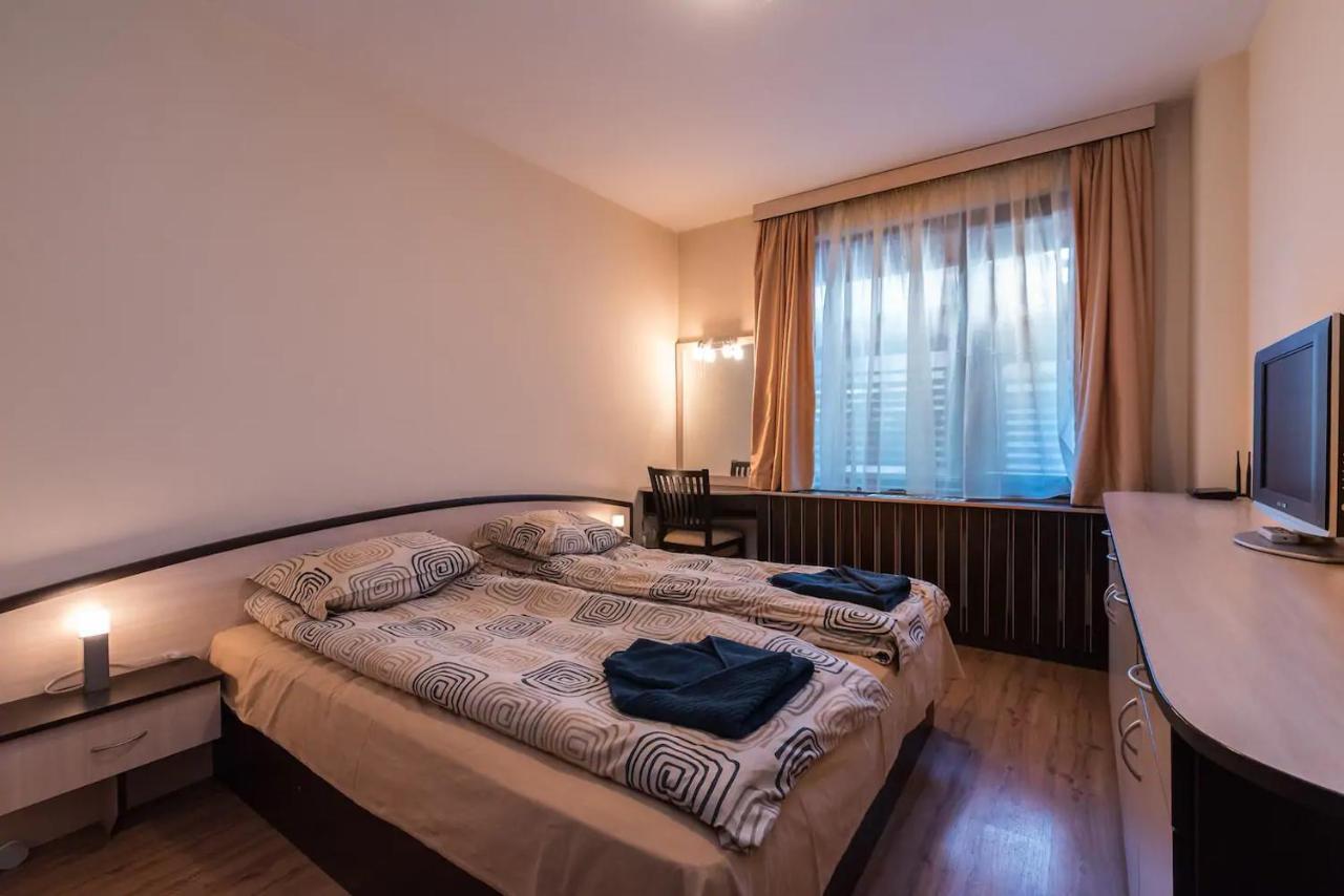 Charming, Fully-Furnished, 2-Bedroom Apartment 반스코 외부 사진